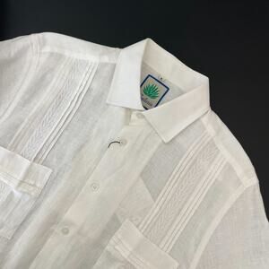 Centuria Guayabera Shirt Mens Medium White Embroidered Button Up Pleated NEW